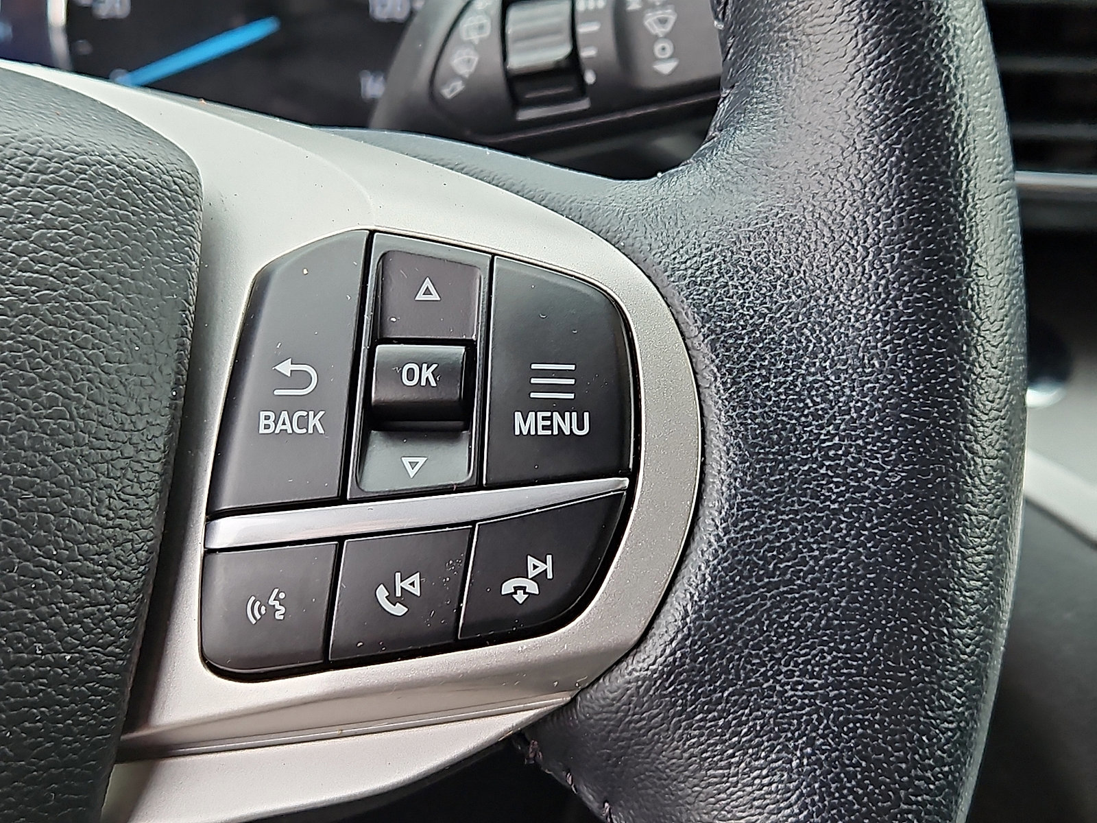 Certified 2022 Ford Explorer XLT w/ Equipment Group 202A image 23