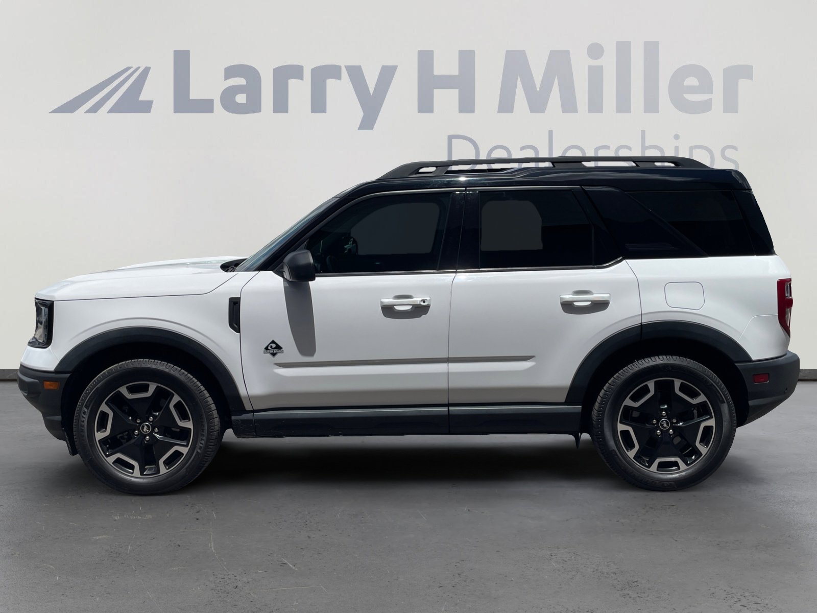 Certified 2023 Ford Bronco Sport Outer Banks w/ Tech Package AWD/4WD image 2