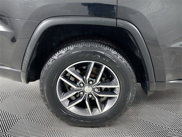 Used 2017 Jeep Grand Cherokee Limited image 23