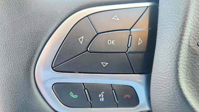 Used 2022 Chrysler Pacifica Touring-L image 23