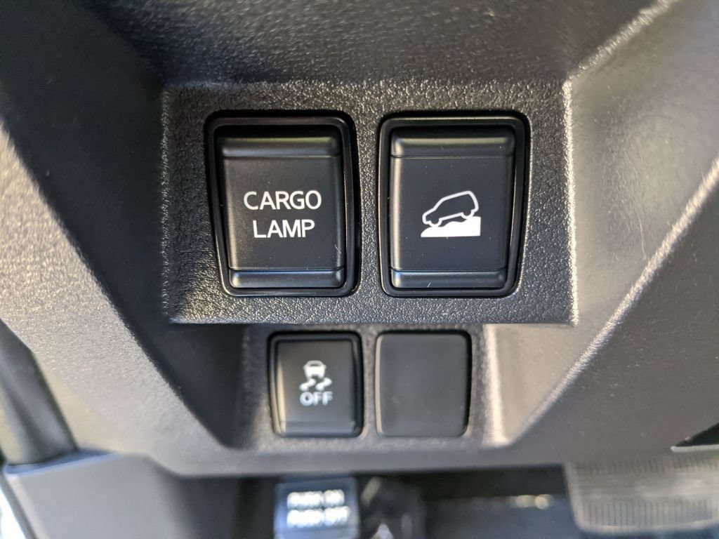 Used 2024 Nissan Frontier SV AWD/4WD image 13