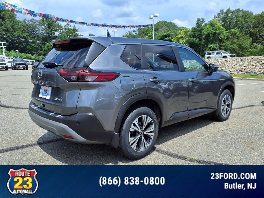 Used 2023 Nissan Rogue SV image 4