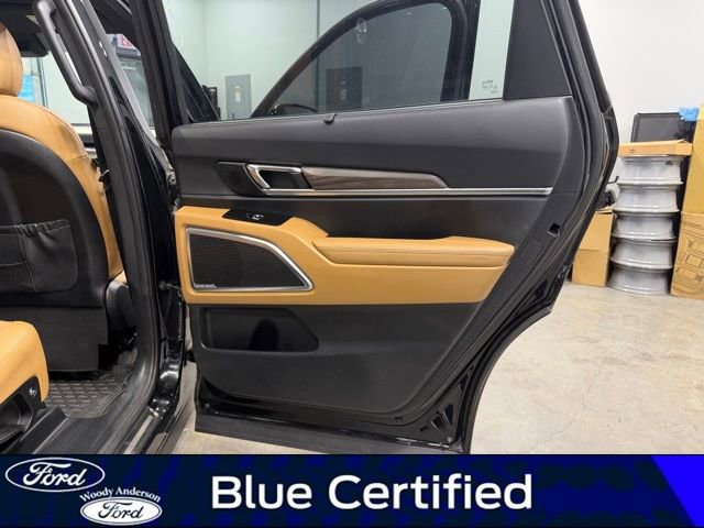 Used 2021 Kia Telluride SX w/ Nightfall Edition Package AWD/4WD image 28