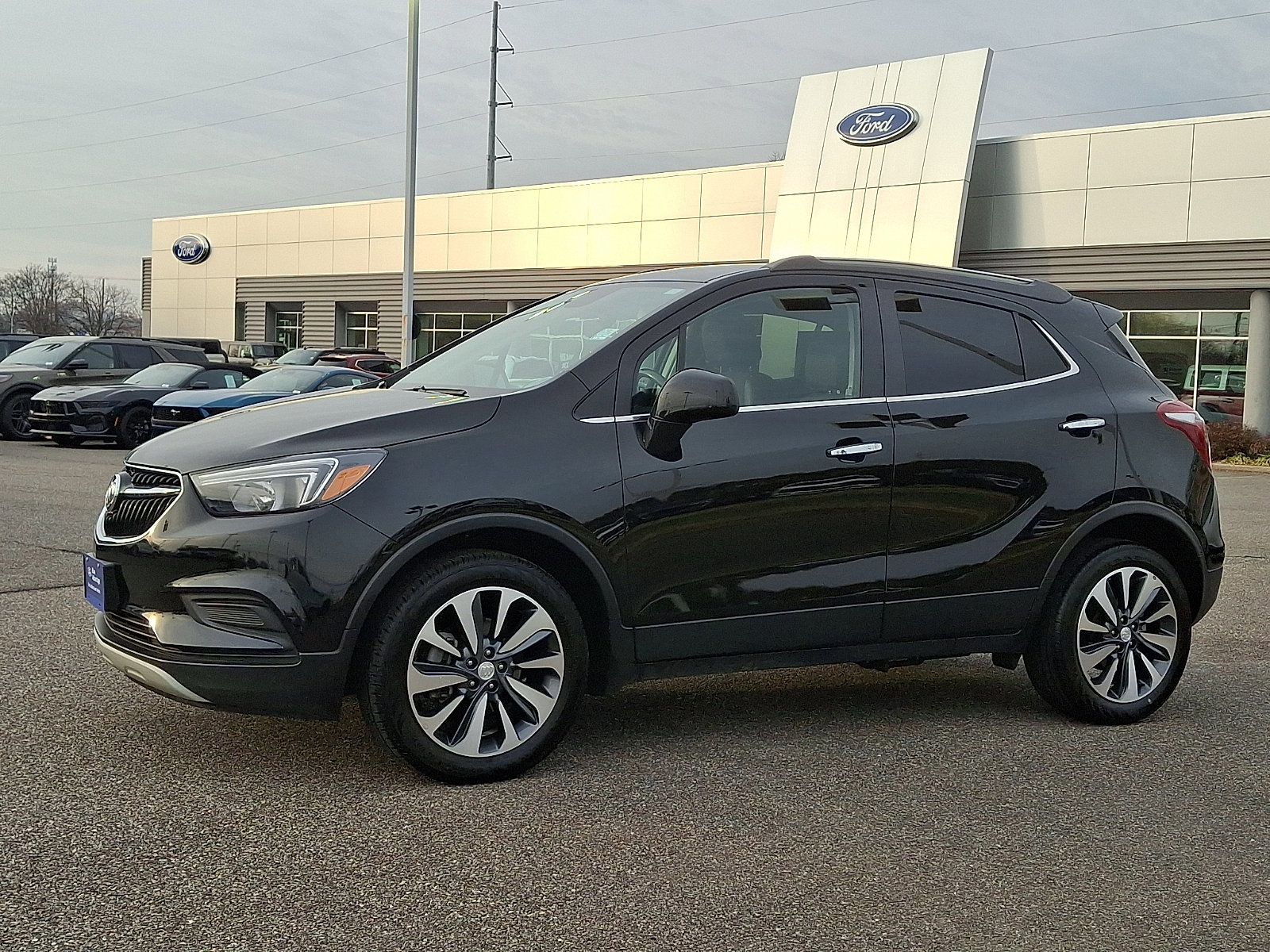 Used 2022 Buick Encore Preferred w/ Safety Package image 2