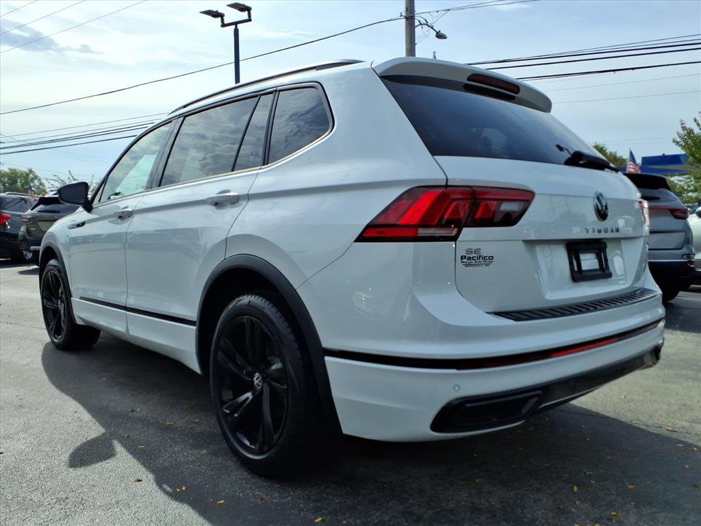 Used 2024 Volkswagen Tiguan SE R-Line image 3