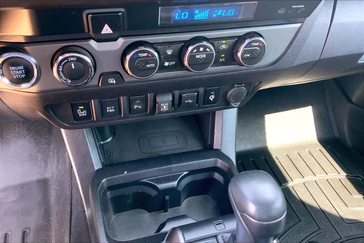 Used 2021 Toyota Tacoma TRD Off-Road w/ Technology Package AWD/4WD image 35