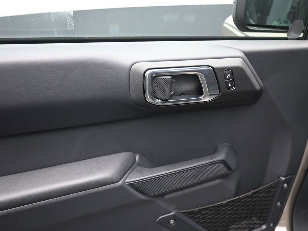 Certified 2025 Ford Bronco Badlands image 3