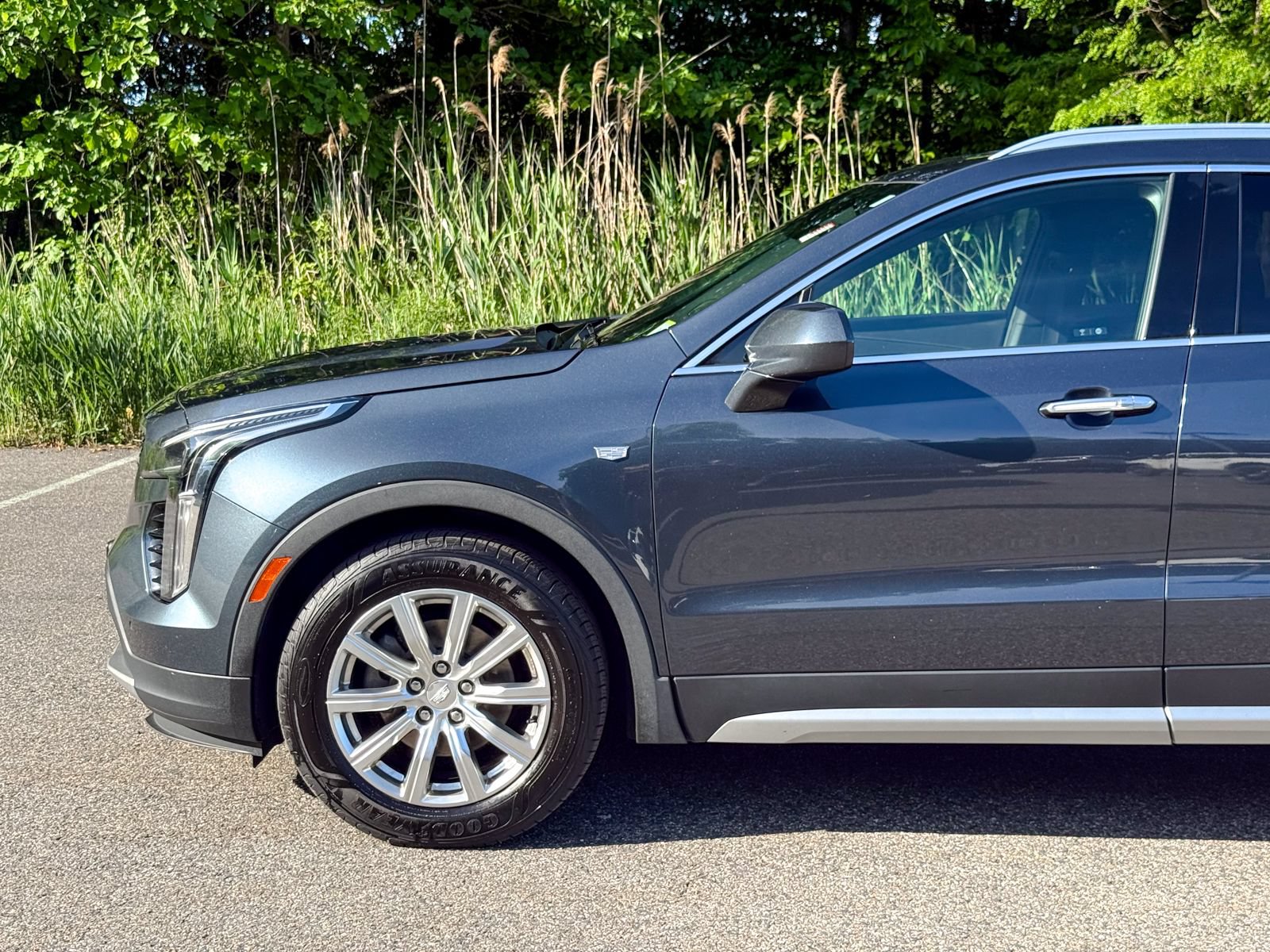 Used 2020 Cadillac XT4 Premium Luxury w/ Cold Weather Package AWD/4WD image 9