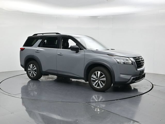 Used 2024 Nissan Pathfinder SL AWD/4WD video 3
