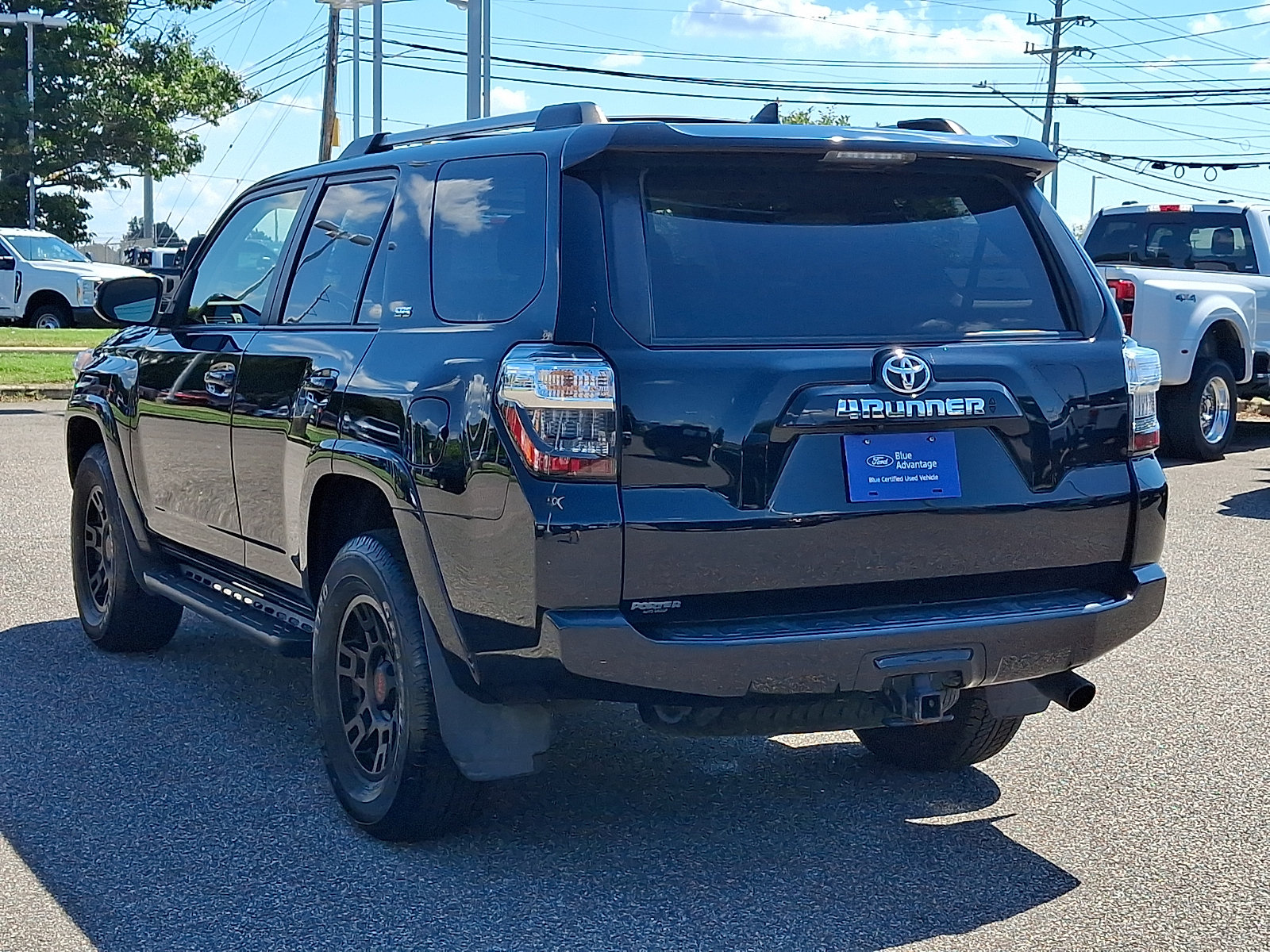Used 2023 Toyota 4Runner SR5 Premium w/ Moonroof Package AWD/4WD image 8