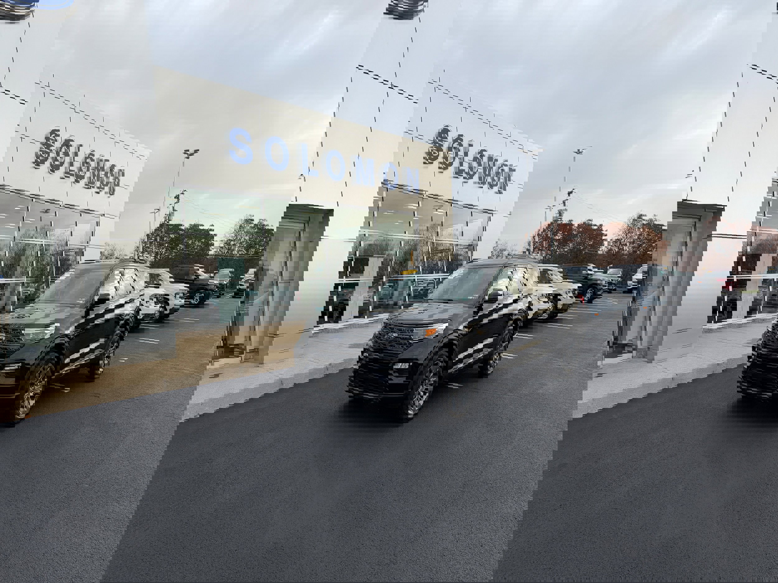 Certified 2023 Ford Explorer XLT w/ Equipment Group 202A