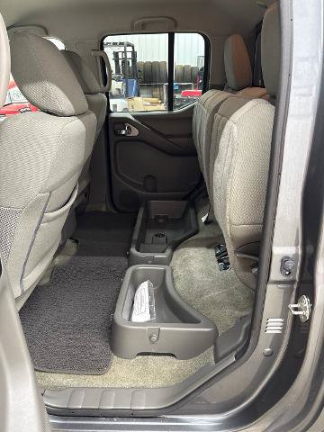 Used 2018 Nissan Frontier SV AWD/4WD image 16
