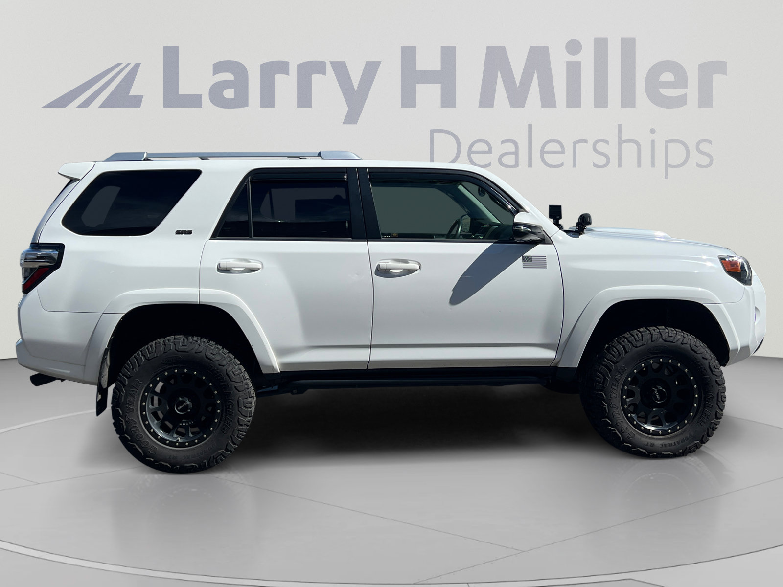Used 2018 Toyota 4Runner SR5 Premium AWD/4WD image 6