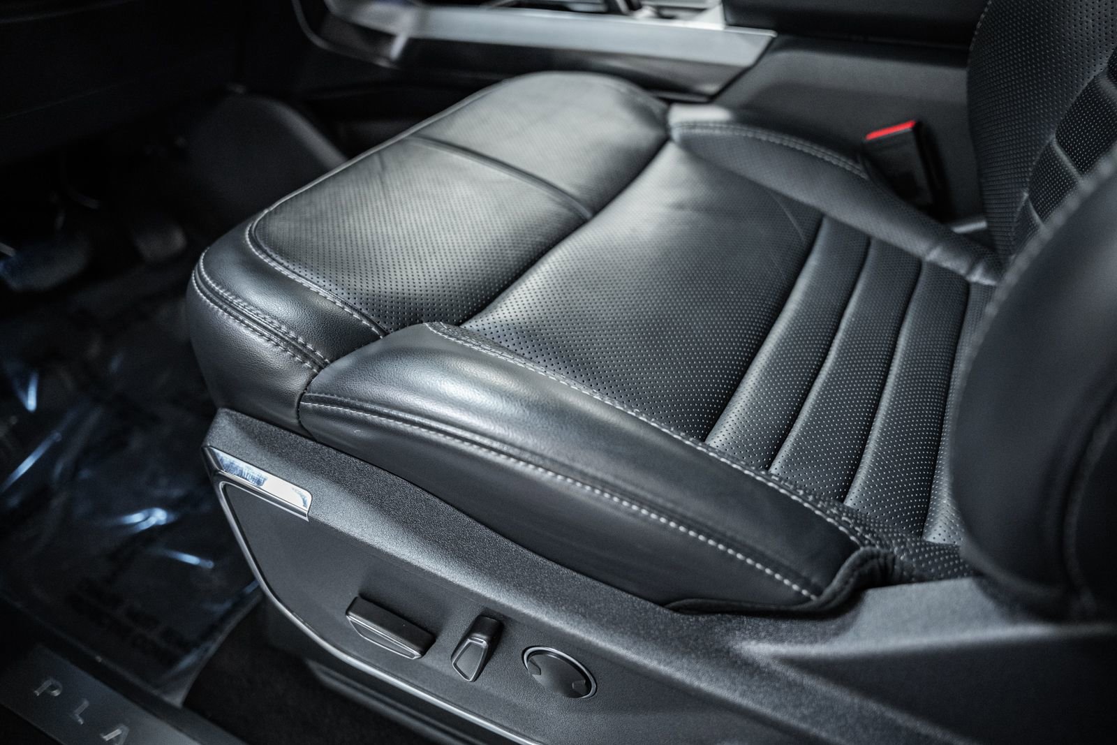 Certified 2023 Ford F150 Platinum w/ Max Trailer Tow Package image 50