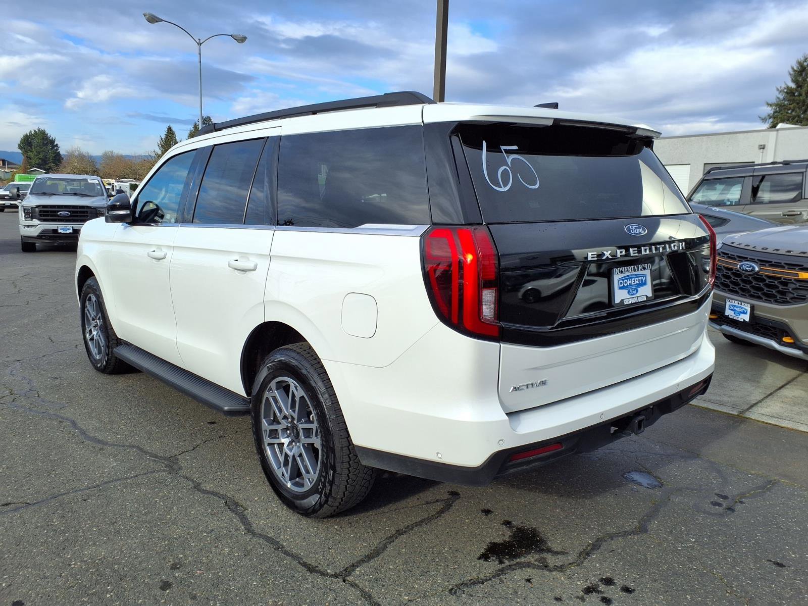 Certified 2025 Ford Expedition Active image 8