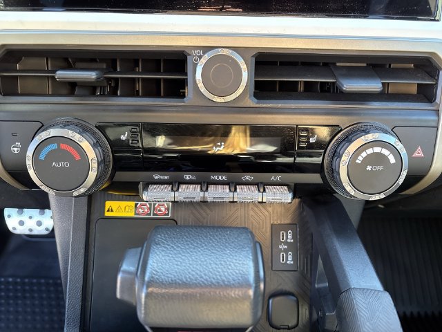 Used 2024 Toyota Tacoma TRD Sport w/ TRD Sport Upgrade Package AWD/4WD image 18