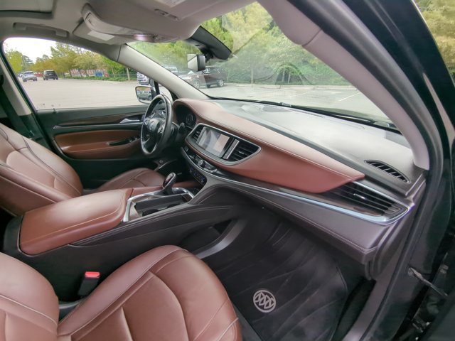 Used 2021 Buick Enclave Avenir w/ Avenir Technology Package FWD image 29