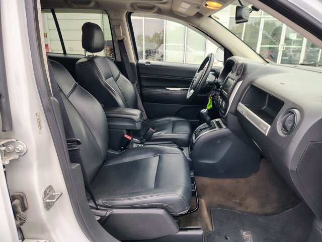 Used 2017 Jeep Compass High Altitude AWD/4WD image 14