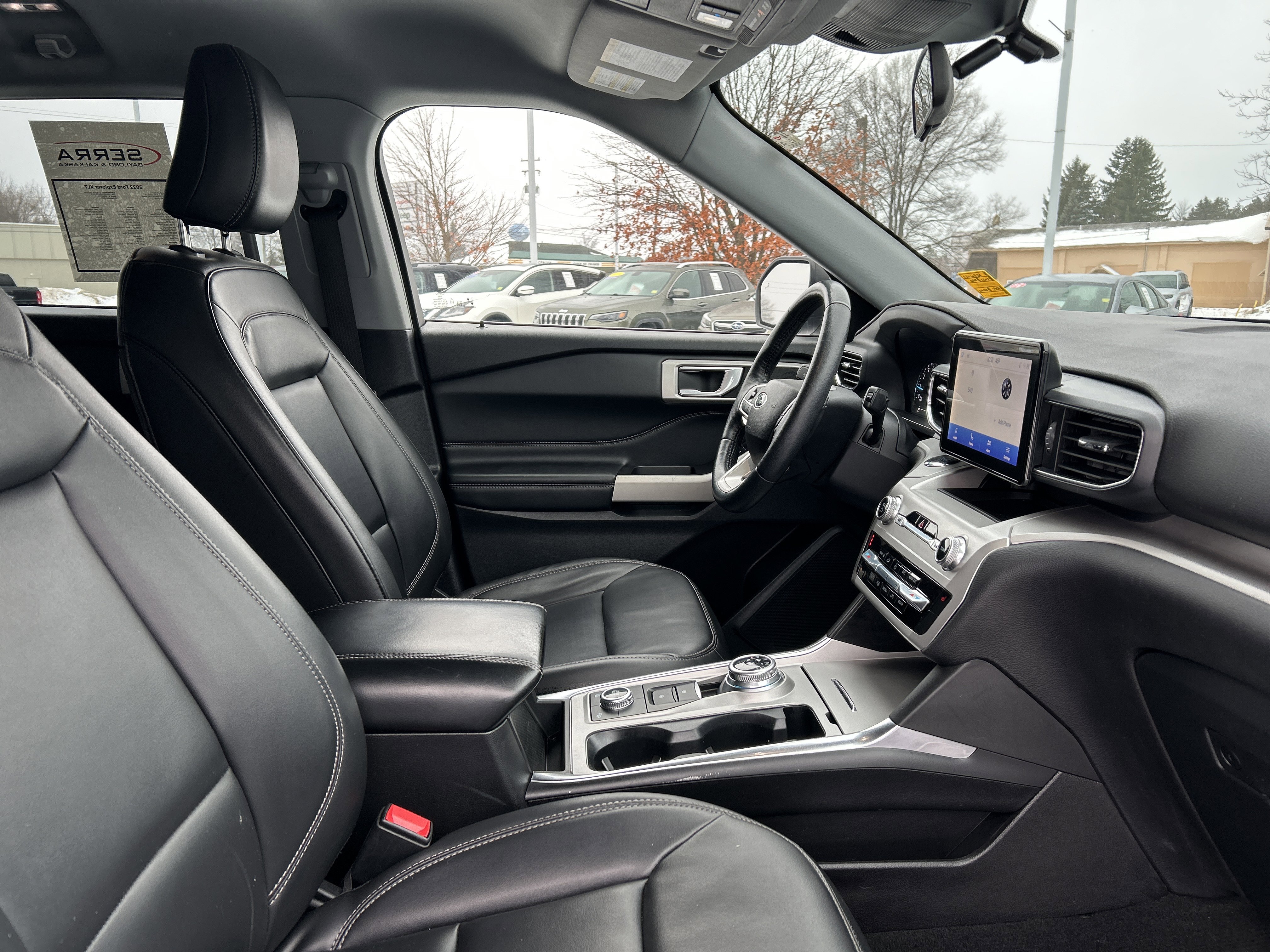 Certified 2022 Ford Explorer XLT w/ Equipment Group 202A image 10