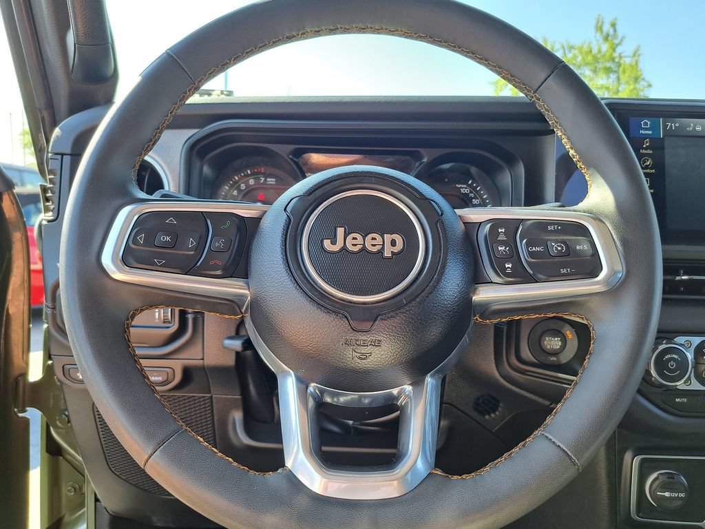 Used 2024 Jeep Wrangler Unlimited Sahara AWD/4WD image 11