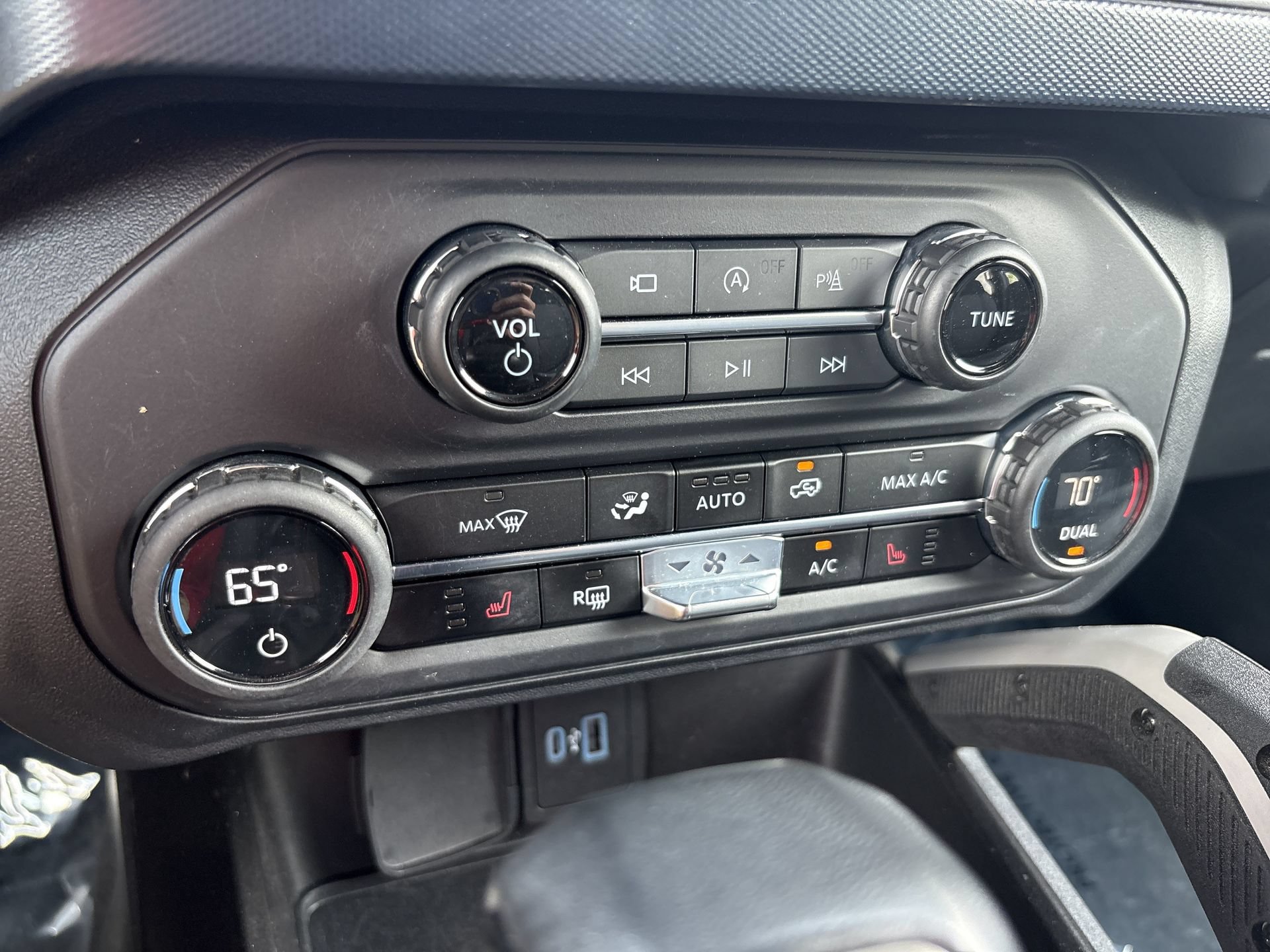 Certified 2023 Ford Bronco Outer Banks AWD/4WD image 6