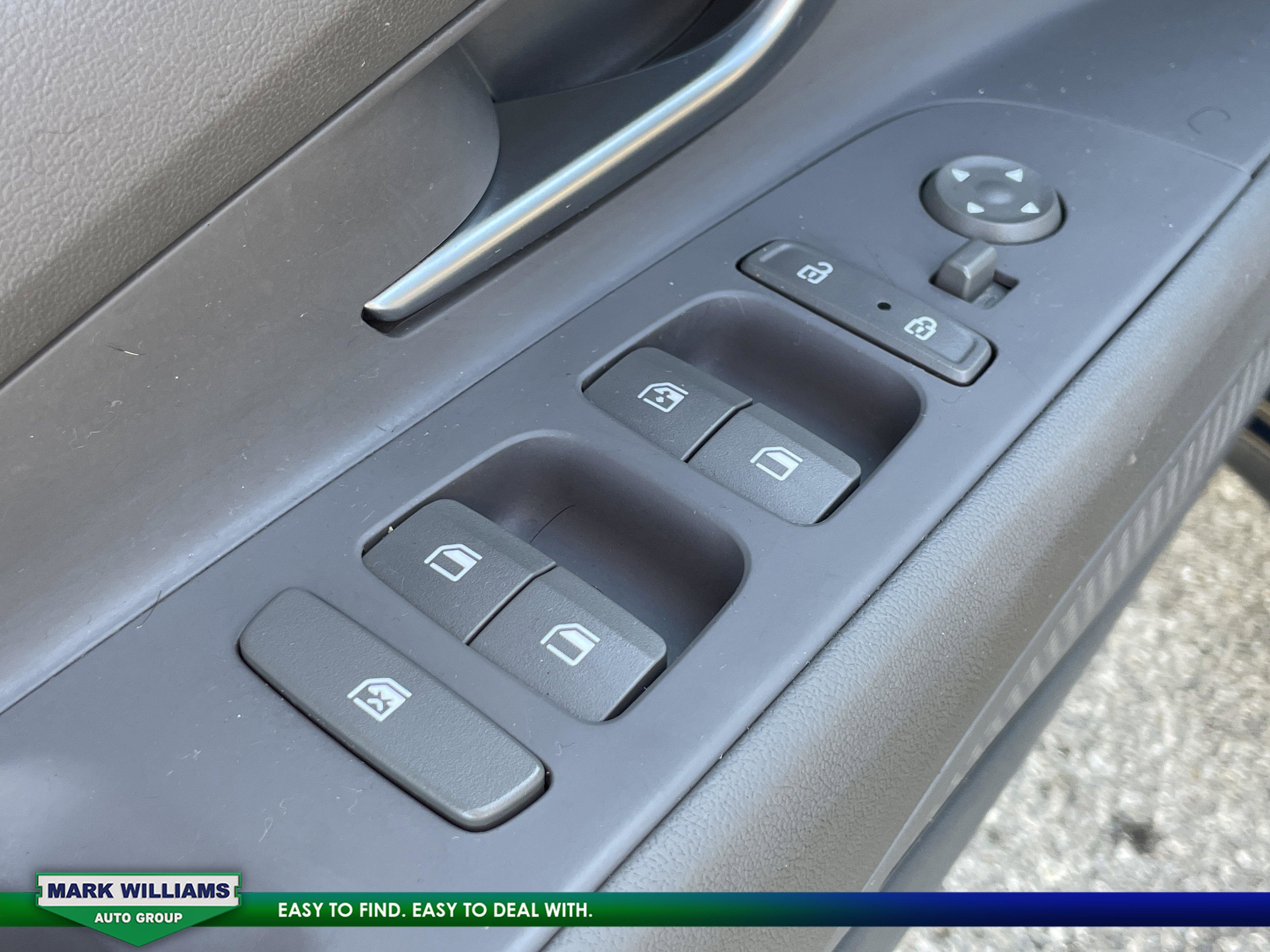 Used 2021 Hyundai Elantra SEL image 25