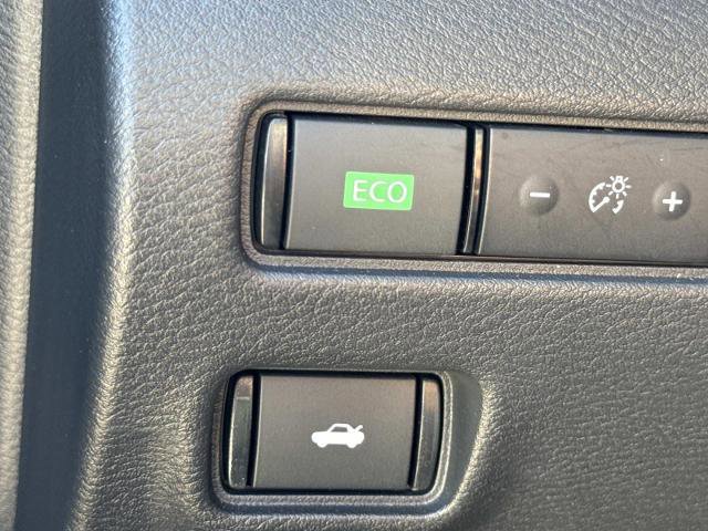 Used 2025 Nissan Sentra SV image 15