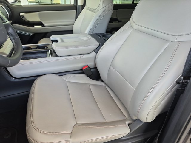Certified 2025 Ford Expedition Active RWD image 16