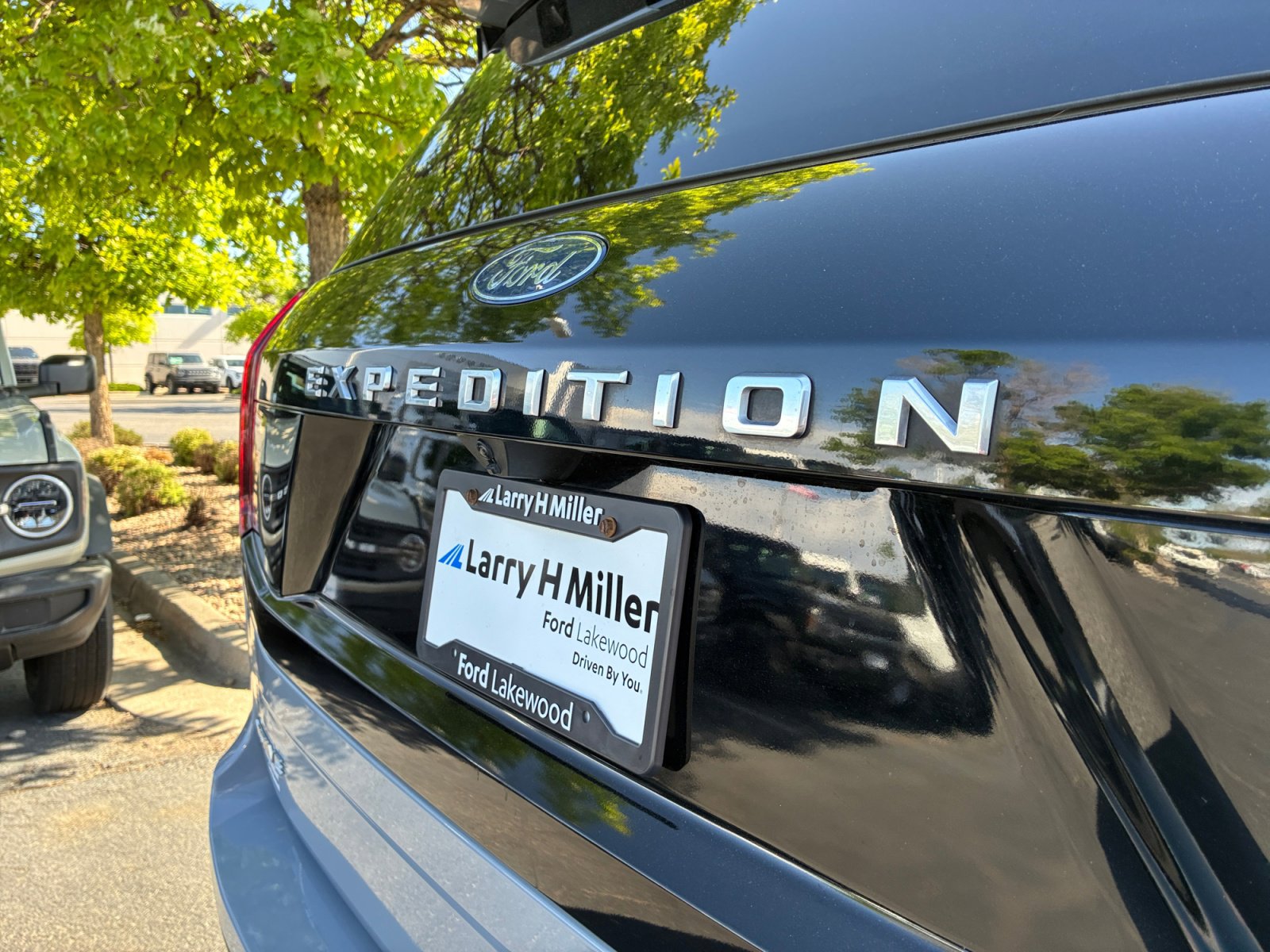Certified 2025 Ford Expedition Active AWD/4WD image 24