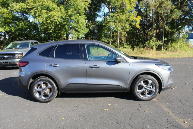 Certified 2025 Ford Escape ST-Line Select AWD/4WD image 14