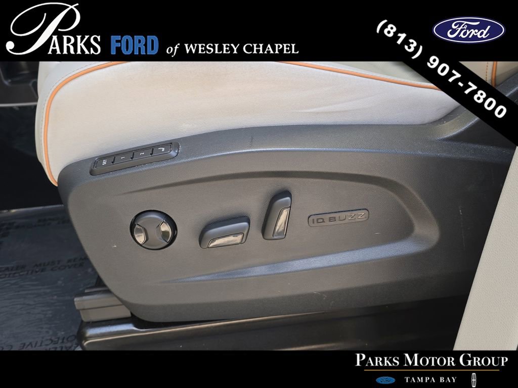 Used 2025 Volkswagen ID. Buzz 1st Edition AWD/4WD image 21