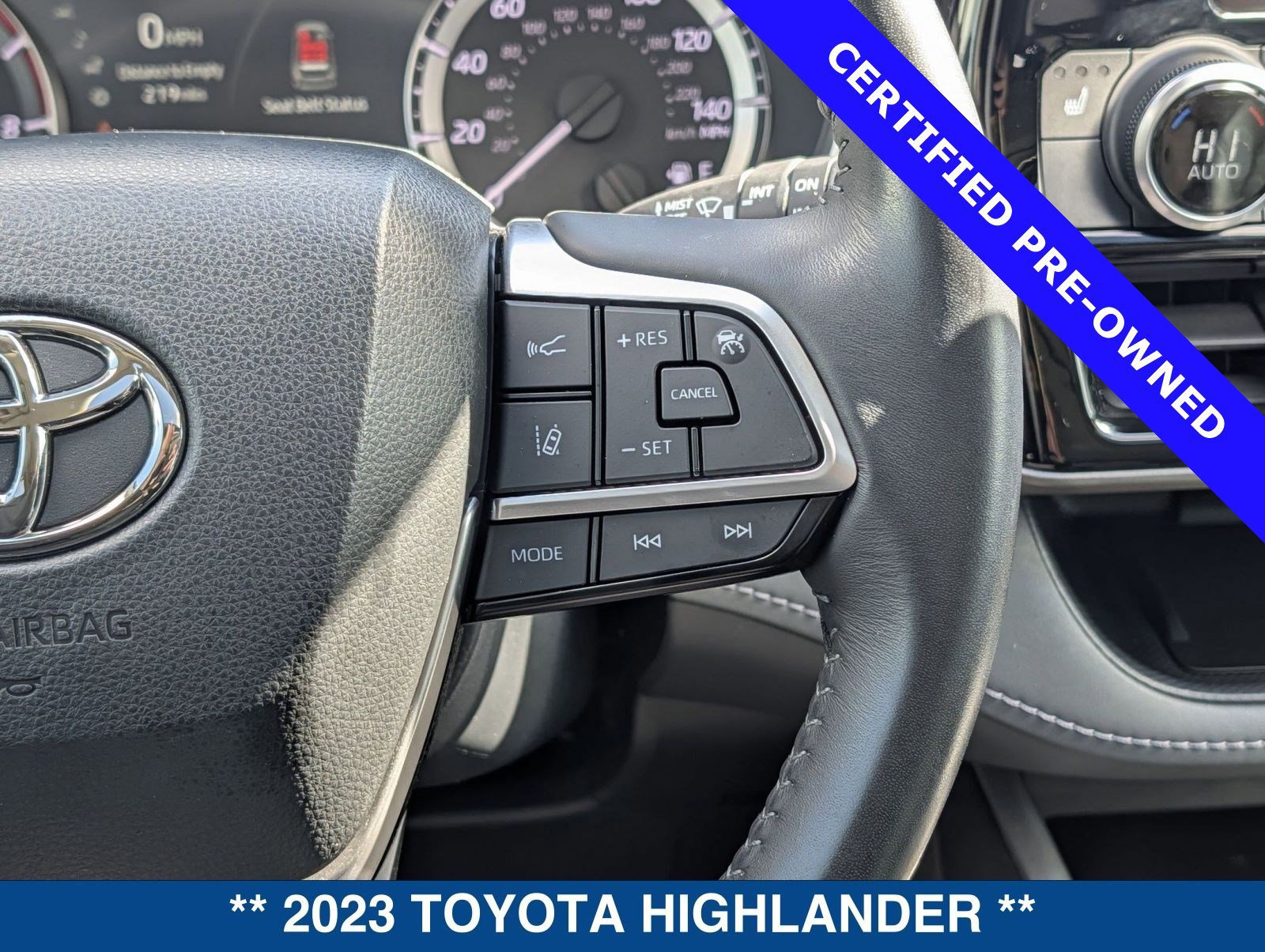 Used 2023 Toyota Highlander XLE image 27