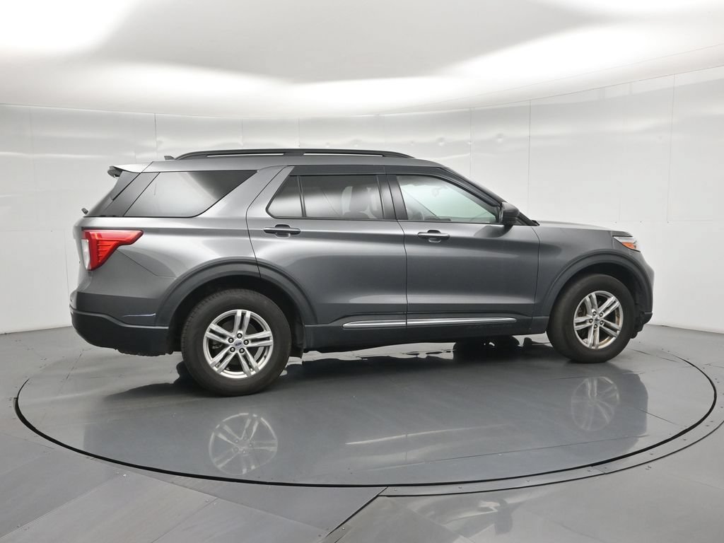 Certified 2021 Ford Explorer XLT w/ Equipment Group 202A AWD/4WD image 11