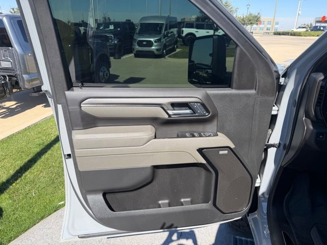 Used 2025 Chevrolet Silverado 2500 ZR2 w/ Technology Package image 8