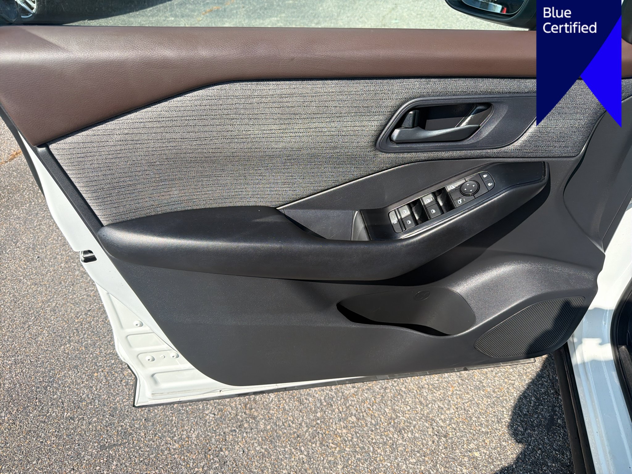 Used 2023 Nissan Rogue S FWD image 9