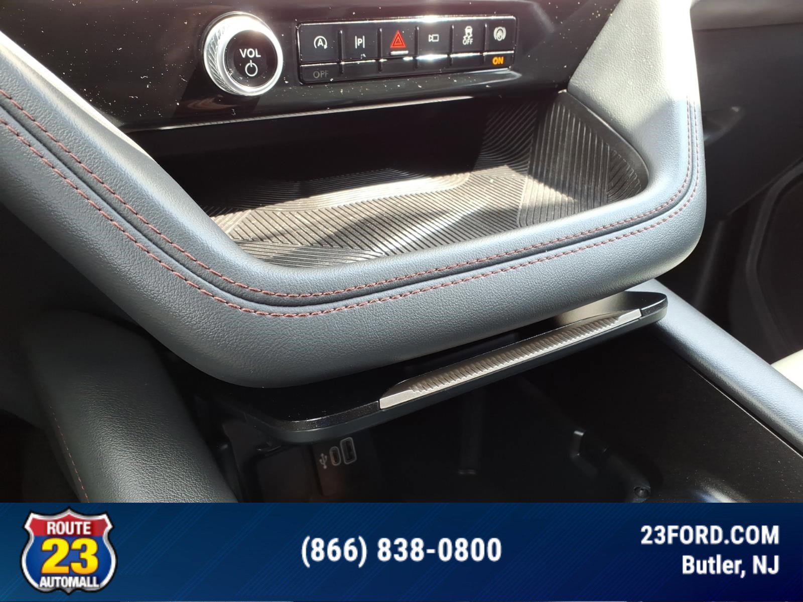 Certified 2025 Ford Explorer Active w/ Active Comfort Package AWD/4WD image 19