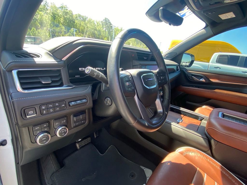 Used 2024 GMC Yukon Denali Ultimate AWD/4WD image 8