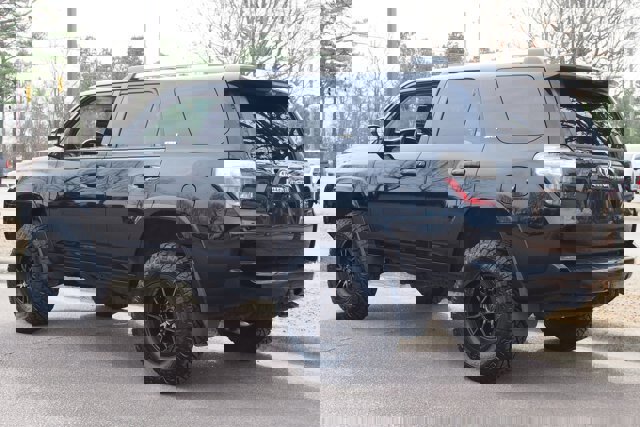 Used 2020 Toyota 4Runner SR5 Premium w/ Moonroof Package image 3