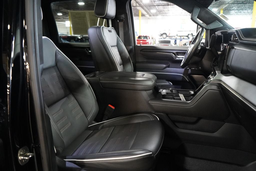 Used 2025 GMC Sierra 2500 AT4X AWD/4WD image 28