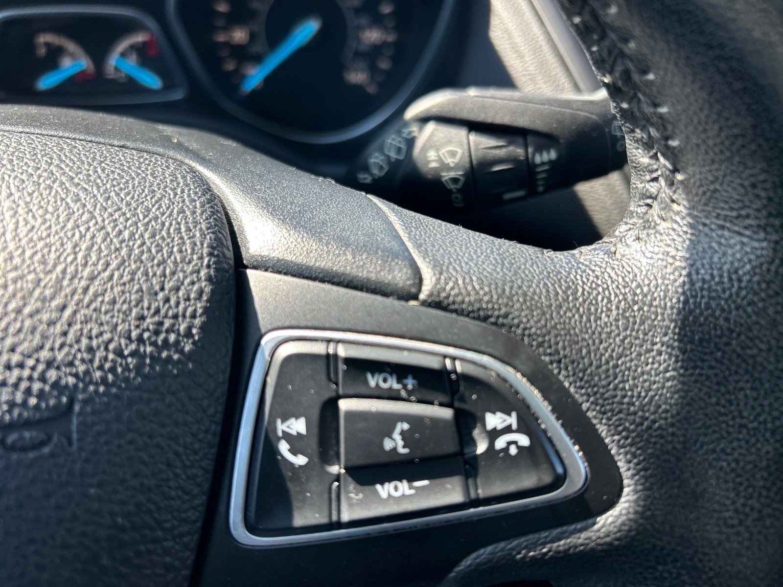 Certified 2018 Ford Escape SEL image 26