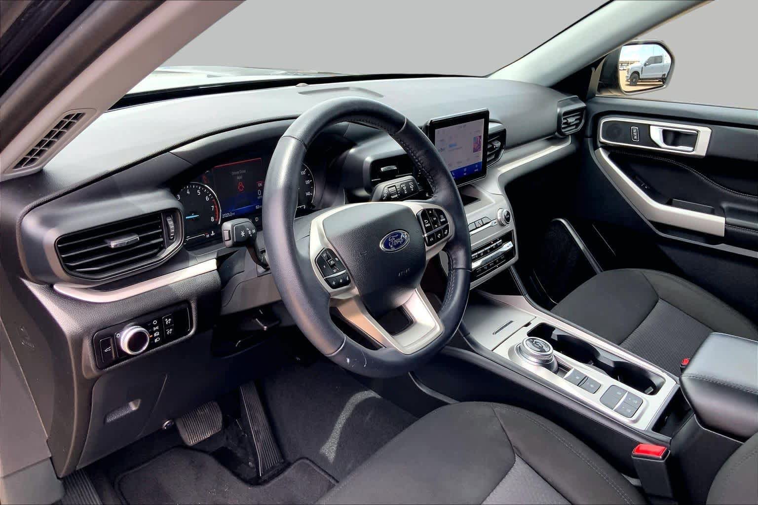 Certified 2023 Ford Explorer XLT RWD image 18
