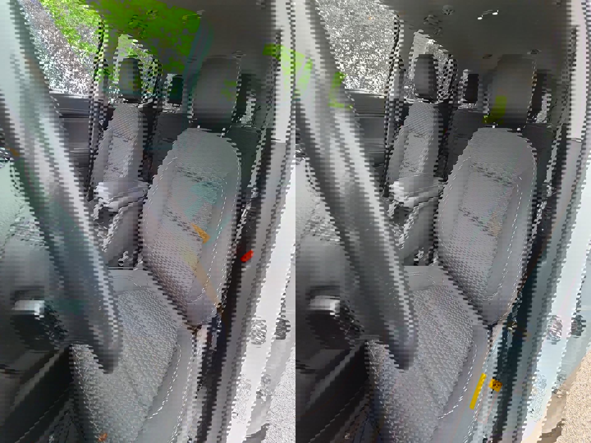 Used 2019 GMC Acadia SLE w/ LPO, Floor Liner Package AWD/4WD image 11