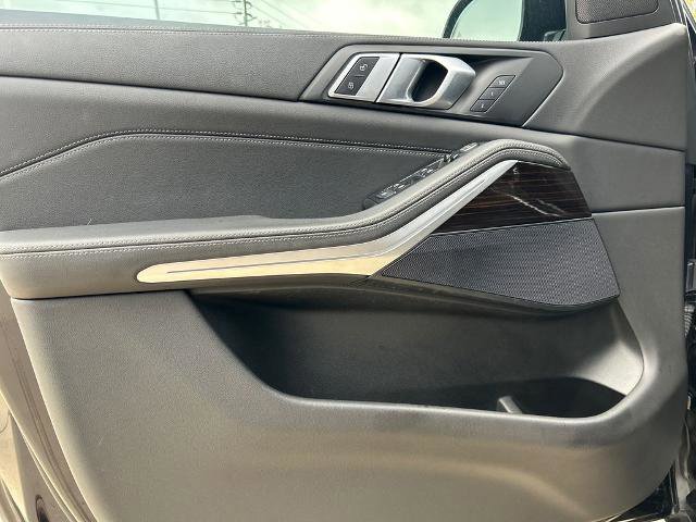 Used 2021 BMW X5 sDrive40i w/ M Sport Package image 15