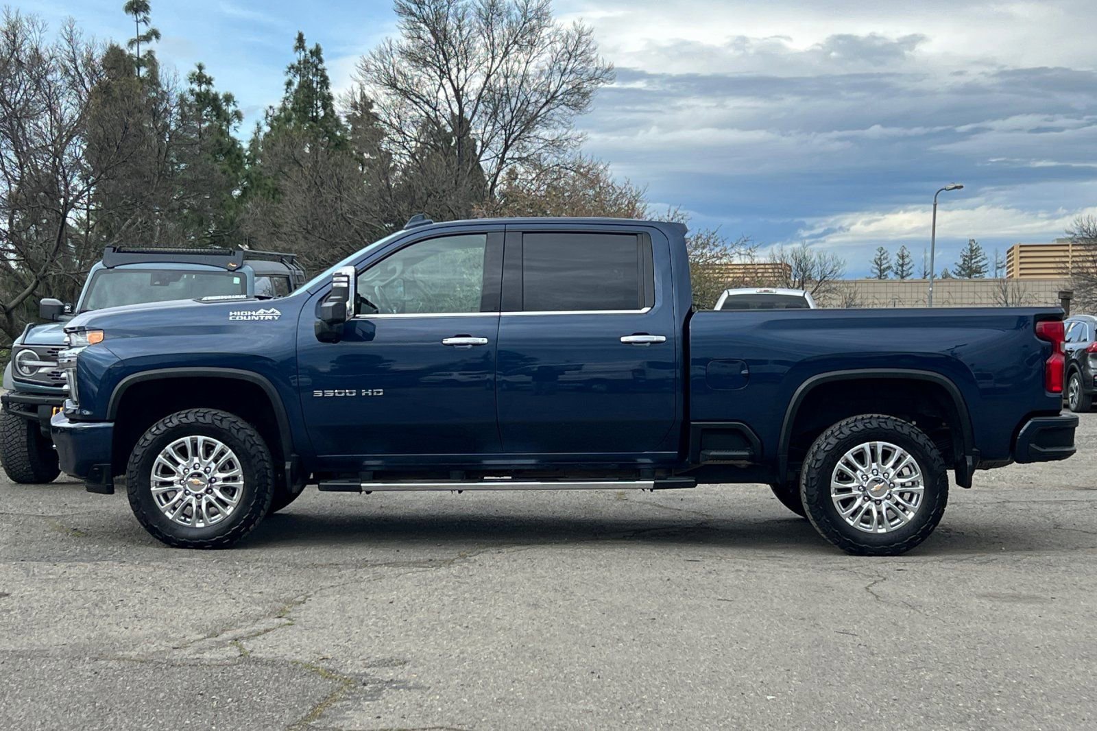 Used 2022 Chevrolet Silverado 3500 High Country w/ Z71 Off-Road Package image 2