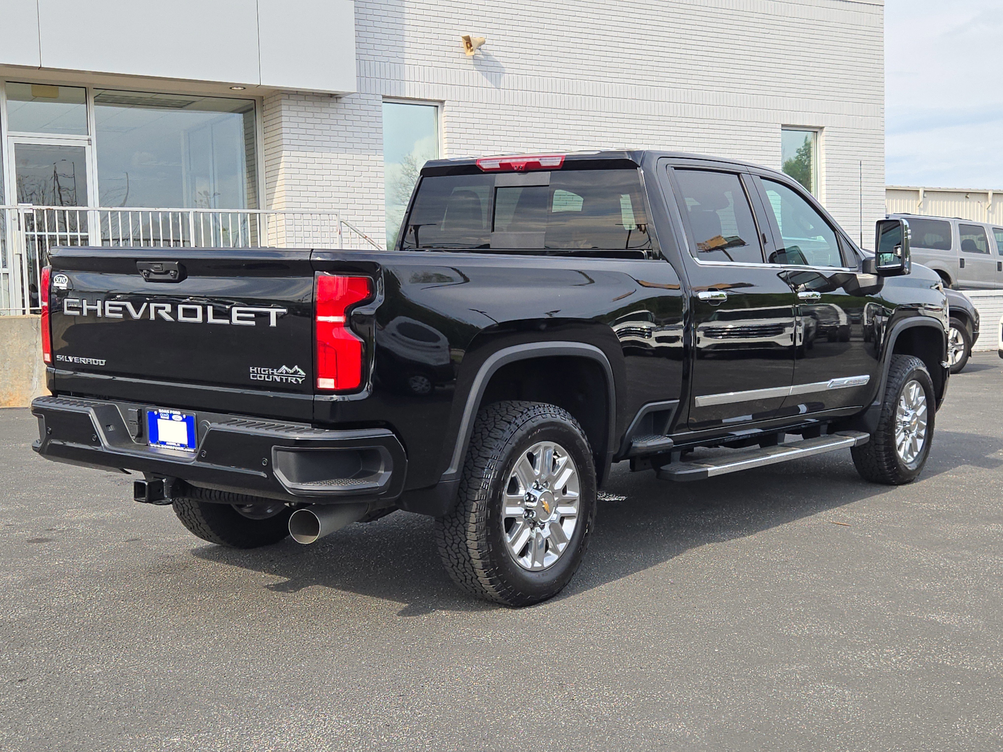 Used 2025 Chevrolet Silverado 2500 High Country w/ Technology Package image 4