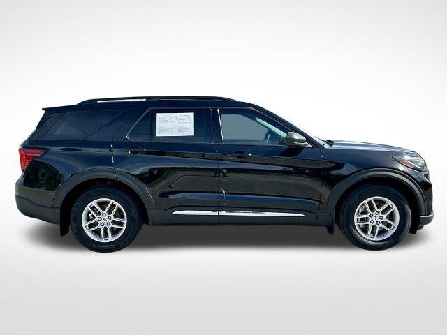 Certified 2025 Ford Explorer Active RWD image 2