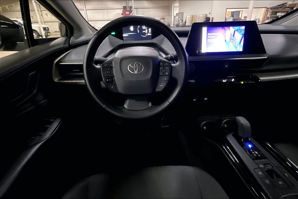 Used 2024 Toyota Prius LE FWD image 5