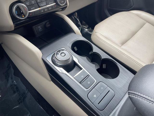 Certified 2022 Ford Escape SEL AWD/4WD image 30