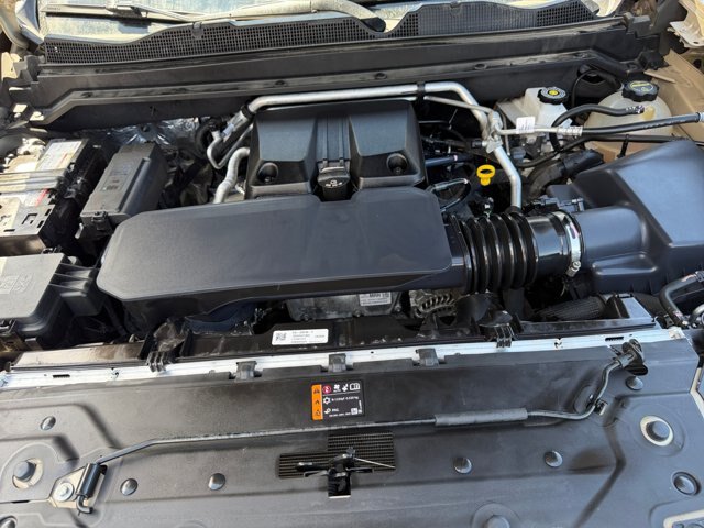 Used 2024 Chevrolet Colorado ZR2 w/ Technology Package AWD/4WD image 29