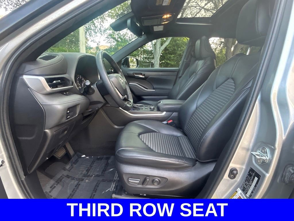 Used 2022 Toyota Highlander XSE image 14